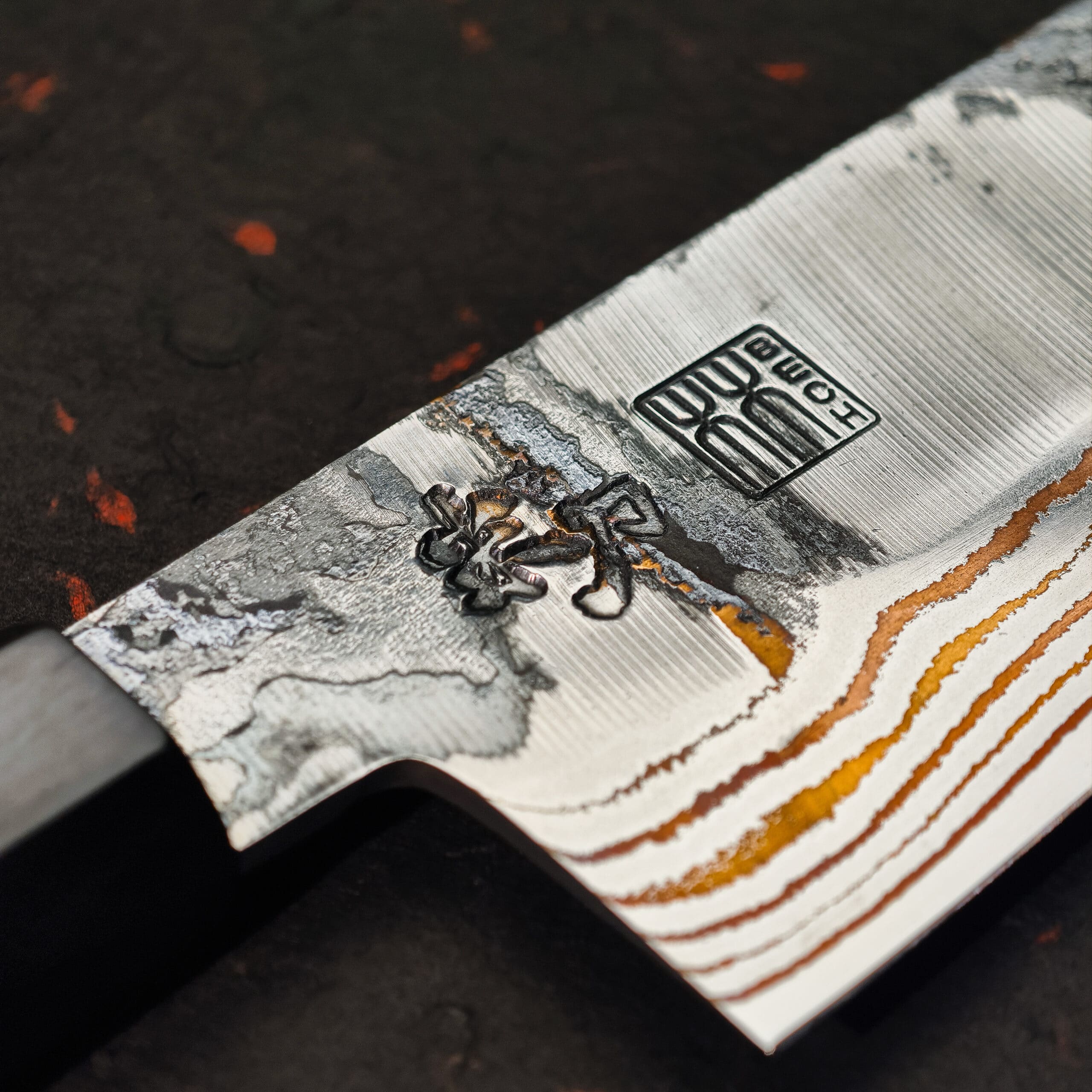 FORGE — Blood & Fire Copper Damascus Knife - Bild 6