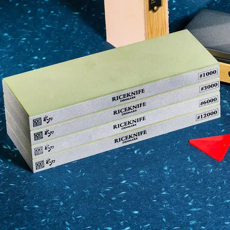 Four RICEKNIFE resin-bonded diamond stones in 1000, 3000, 6000 and 12000 grit in the Professional sharpening set