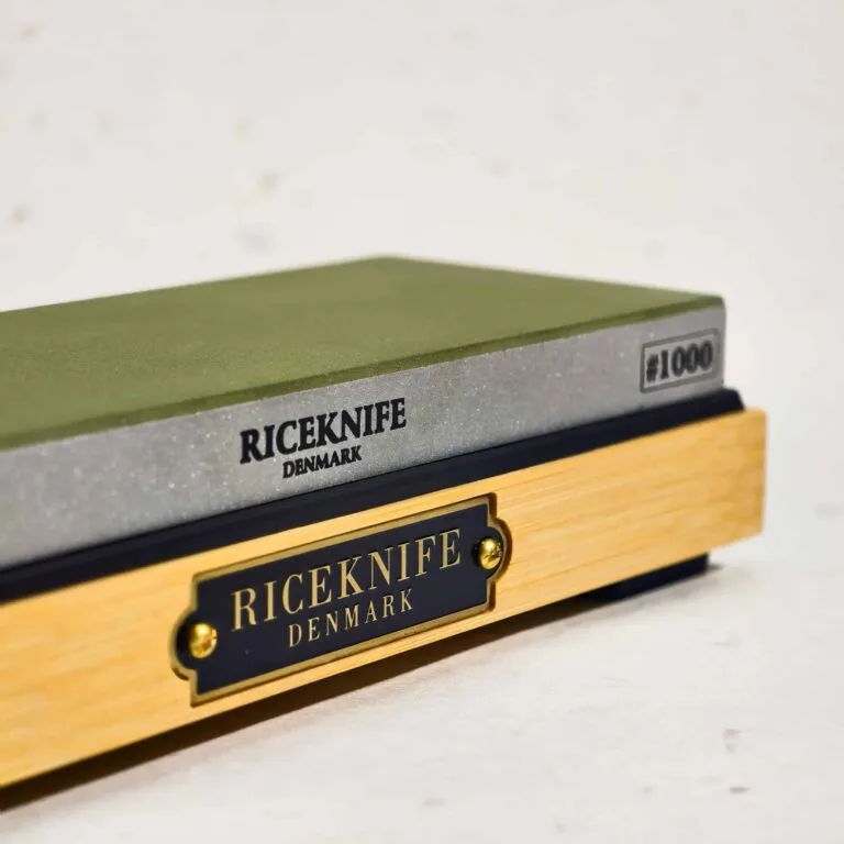 Stone holder from the RICEKNIFE beginner sharpening set